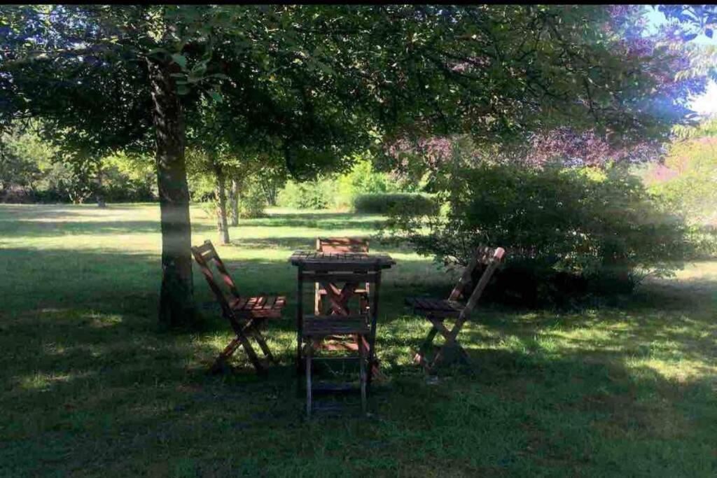 Cottage Normand Avec Sa Grande Piscine Chauffee Toute L Annee Sur Parc Arbore Et Clos En Plein Coeur De La Campagne Adapte Aux Kids Et Dog Friendly Saint-Antonin-de-Sommaire Exterior photo